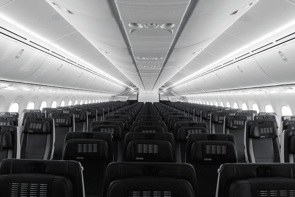 ZIPAIR機内の客室の様子